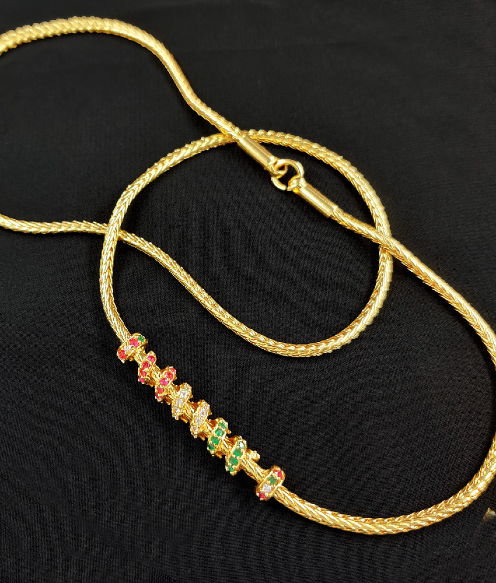 Beautiful Round Mugappu Design Chain For Married Women