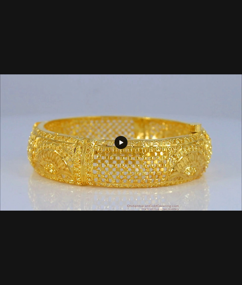 BR1701-2.6 Forming  Screw Type Gold Kada Bangles Bridal Wear