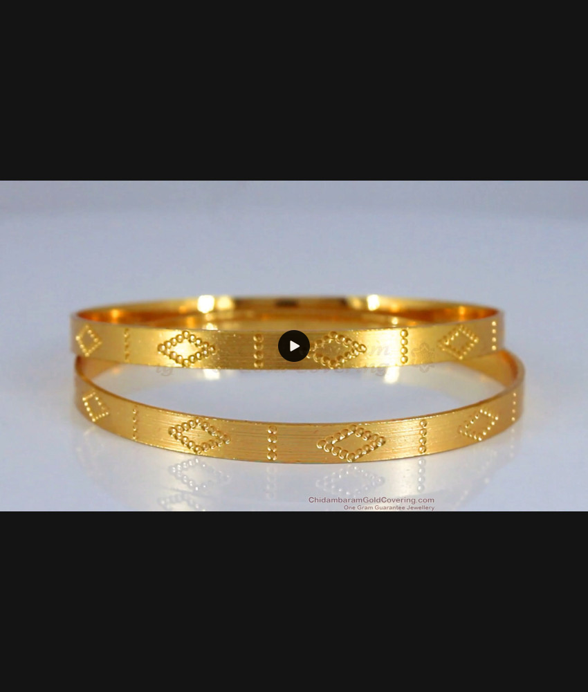 BR1856-2.6 Size One Gram Gold Bangle Laser Etched Traditional Design BR1856-2.6 Size One Gram Gold Bangle Laser Etched Traditional Design