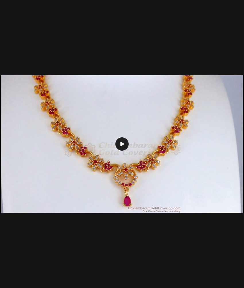 Shinning Diamond Pattern Flower Gold Necklace NCKN2424