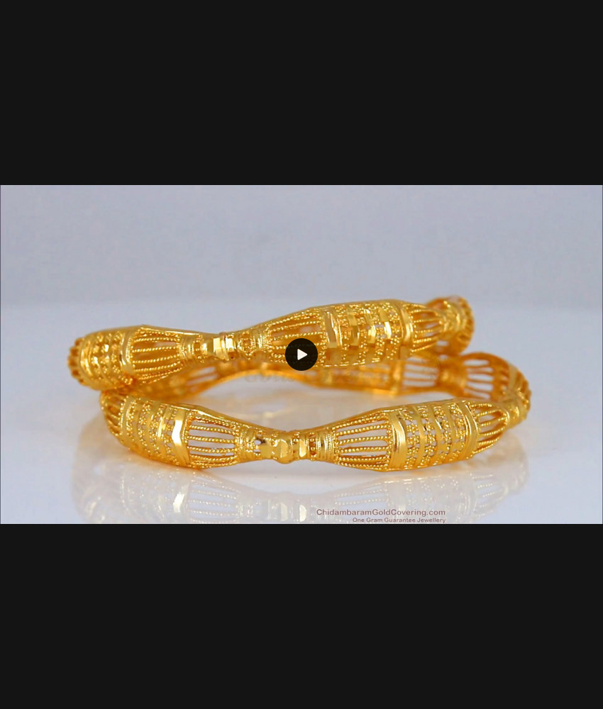 BR1697-2.6 New Net Pattern Gold Forming Bangles For Party Wear