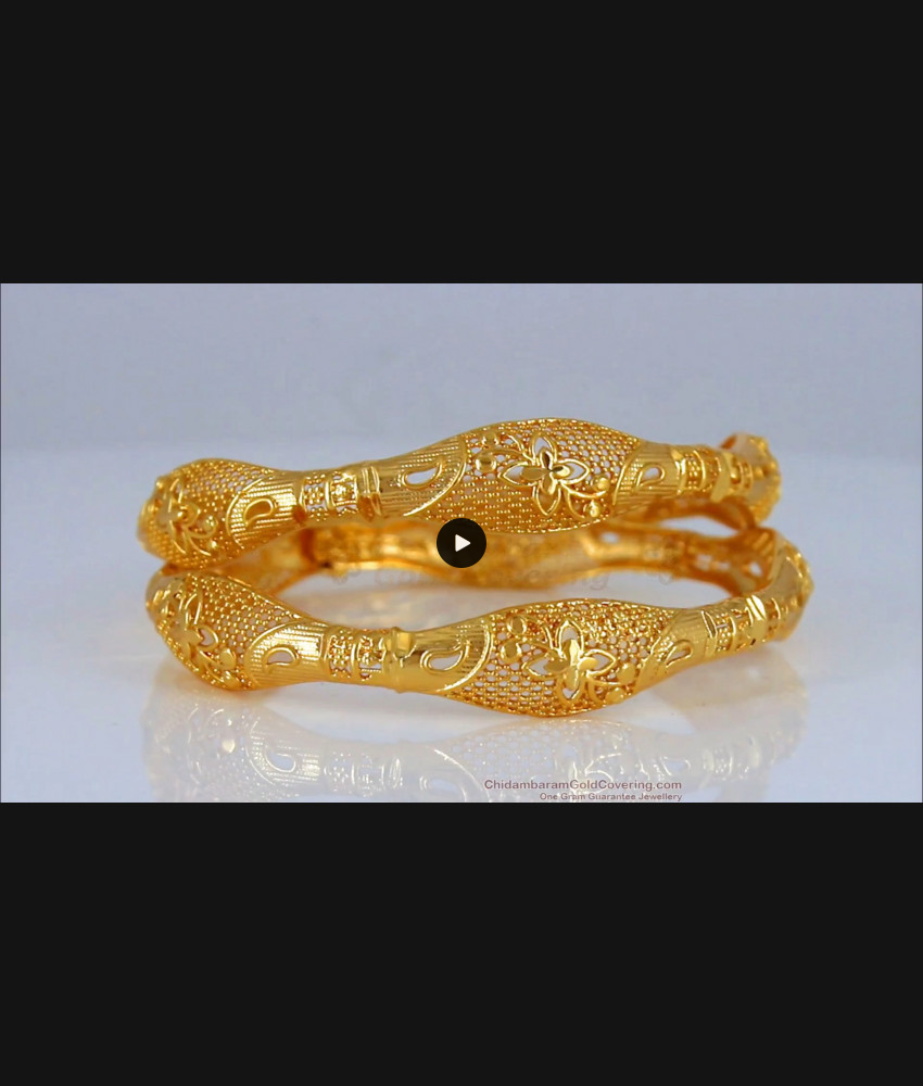 BR1698-2.8 Enticing Gold Forming Bangles For Womens Wear