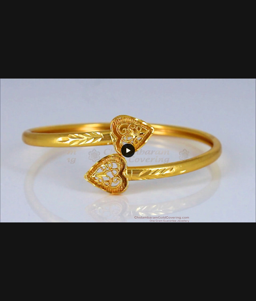 Attractive Heartin Design Open Type Gold Bracelet BRAC479