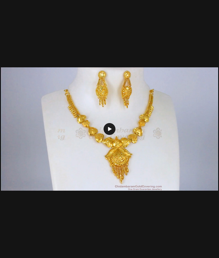 Simple And Sleek Design Gold Forming Necklace Set NCKN2091